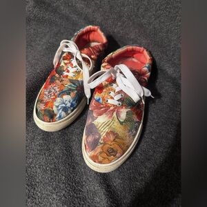 Floral Canvas Sneakers with White Laces Sz 9